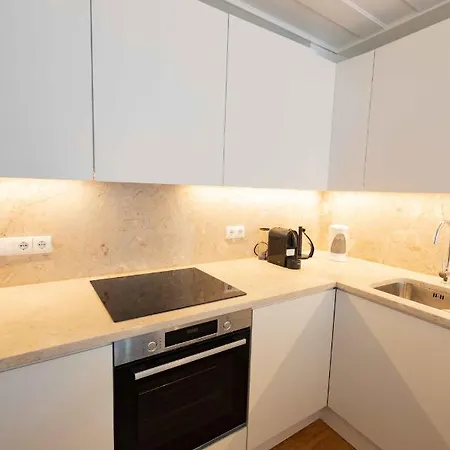 New Center Apartman *