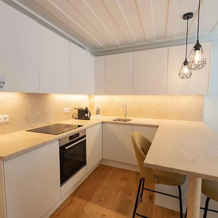 New Center Apartman *